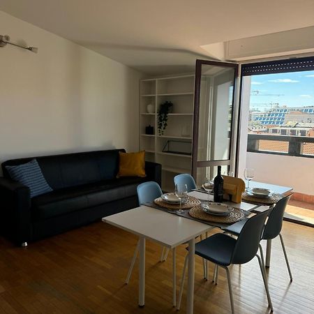 Appartamento Isola- Attico Con Balcone 米兰 外观 照片
