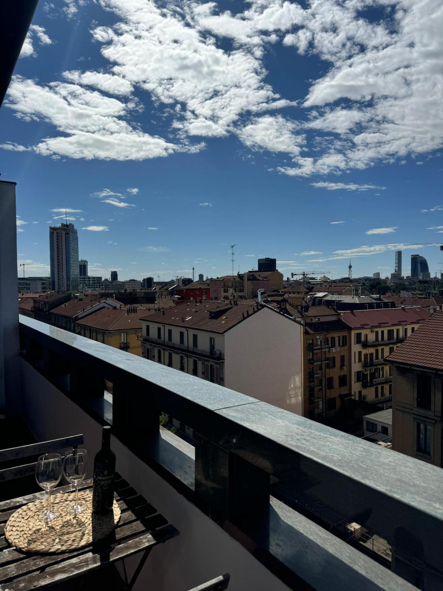 Appartamento Isola- Attico Con Balcone 米兰 外观 照片