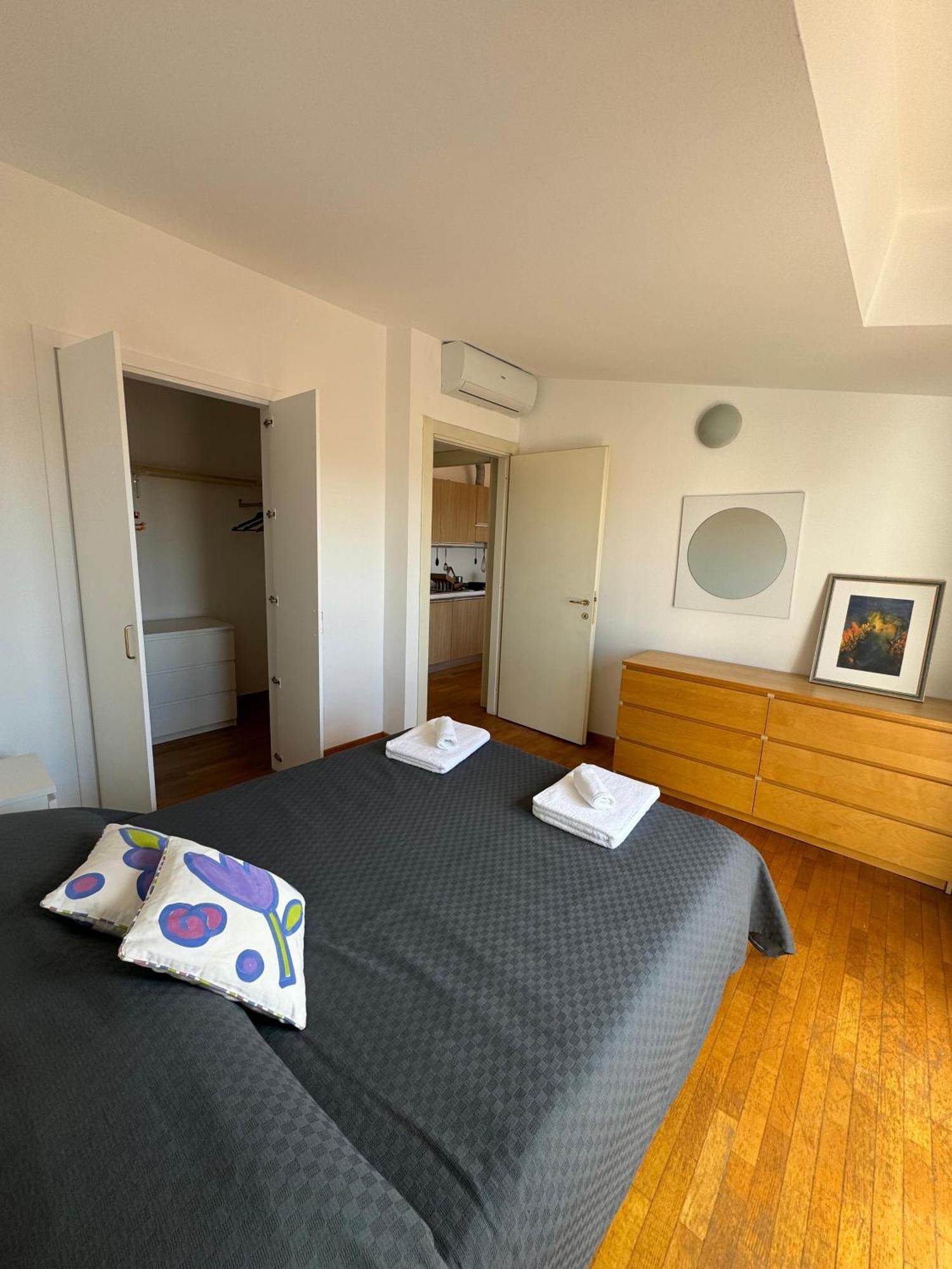 Appartamento Isola- Attico Con Balcone 米兰 外观 照片