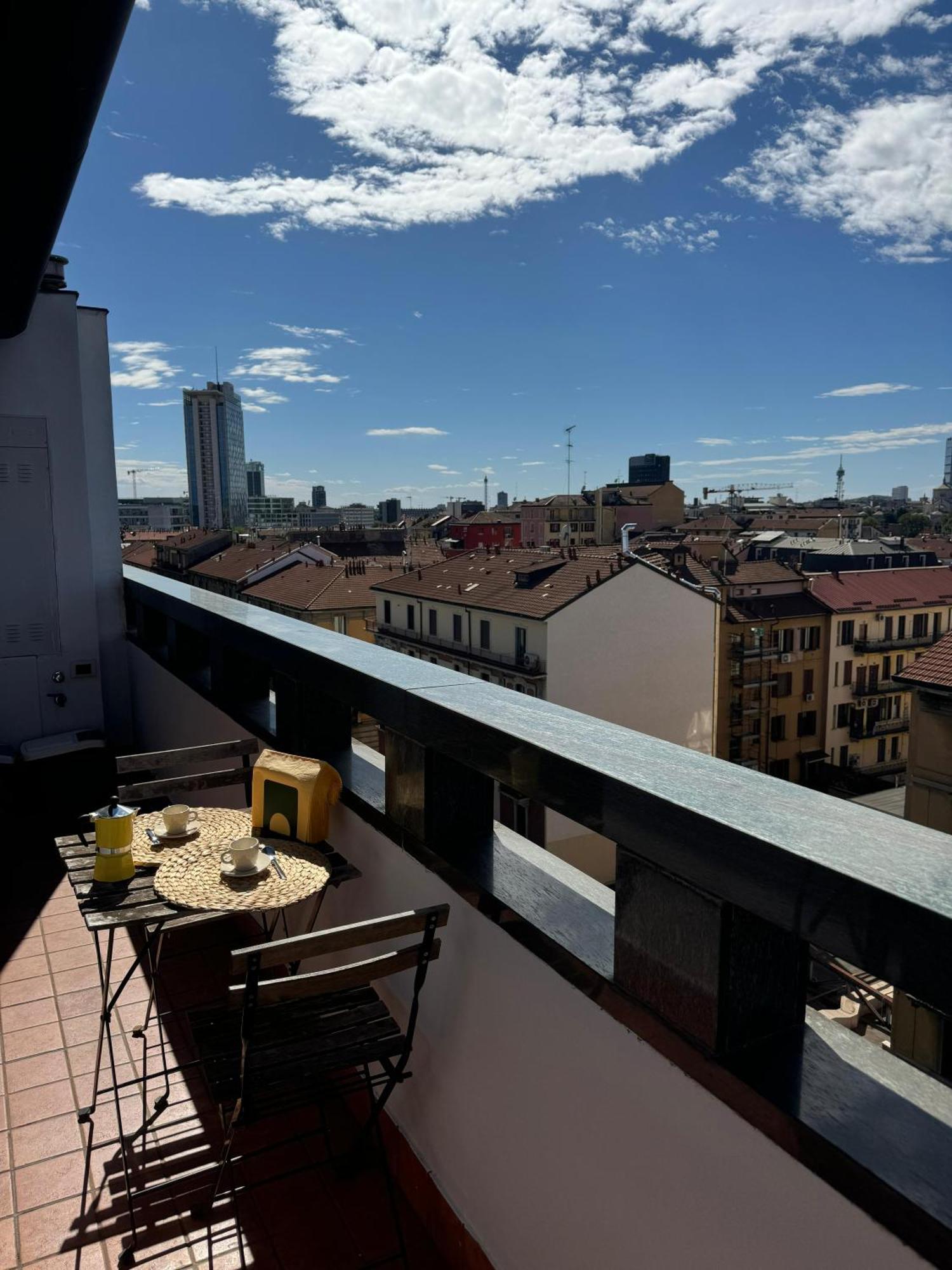 Appartamento Isola- Attico Con Balcone 米兰 外观 照片
